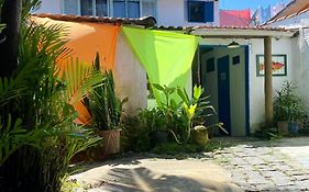 Casa Lee Hostel